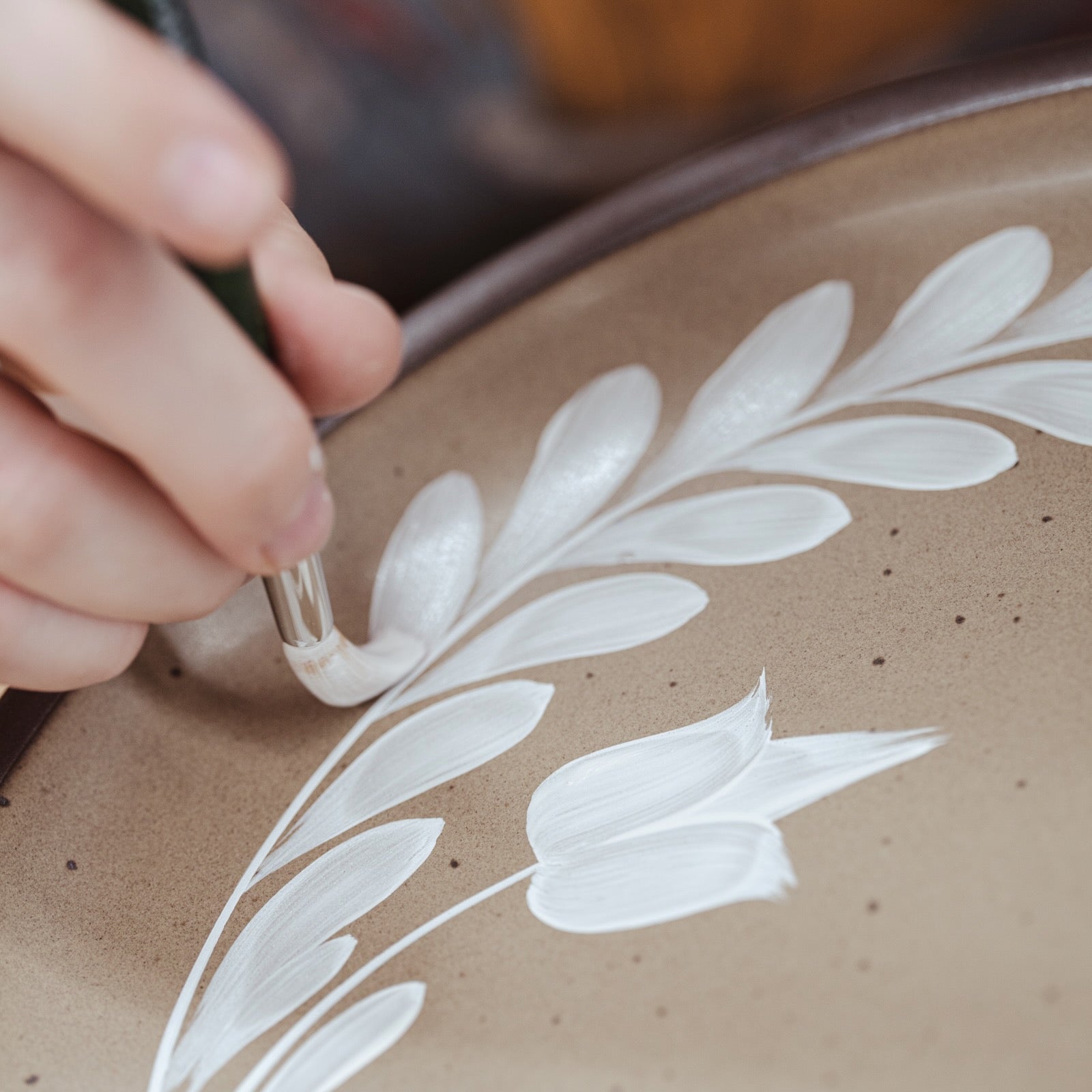Hand Painted Large Oval Platter, Tulip Crown  in Fawn